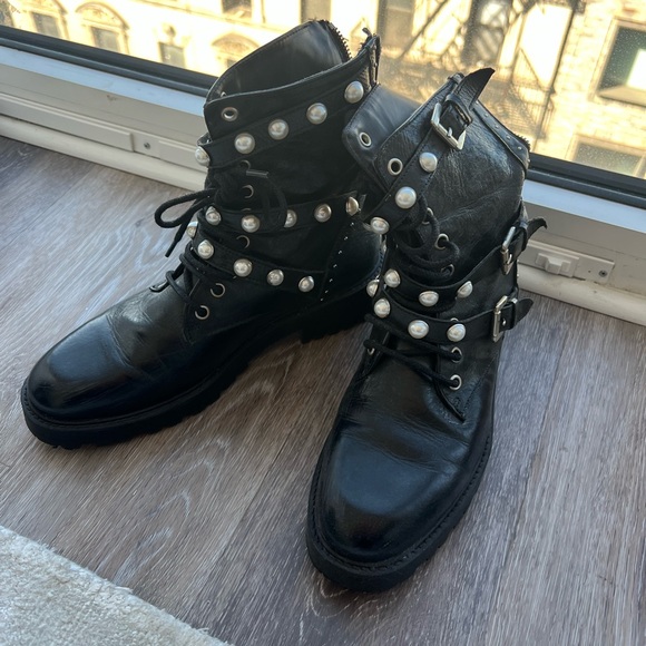 Zara - Moto Style Boots w Pearl Details - Picture 2 of 4